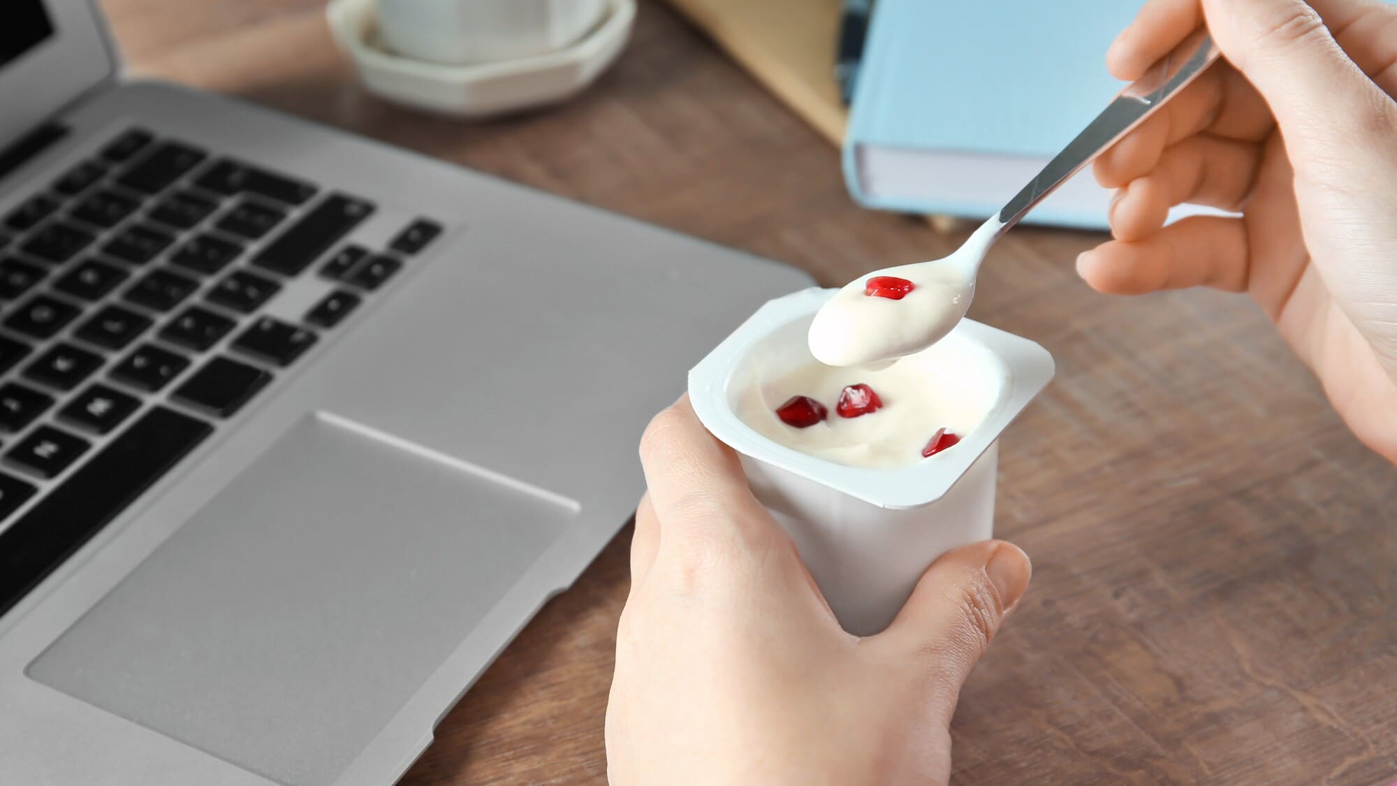 Khách hàng dùng Kefir Hy Lạp và lựu đỏ - BOH Kefir