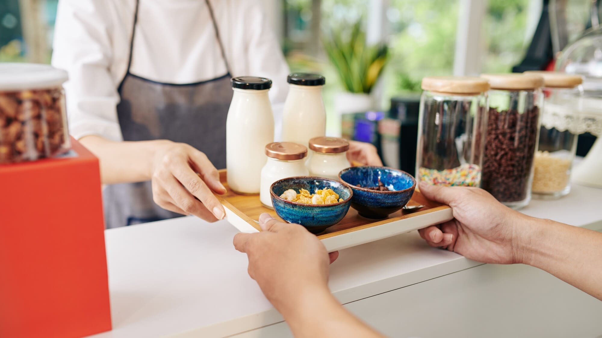 Khách hàng mua sữa kefir - BOH Kefir