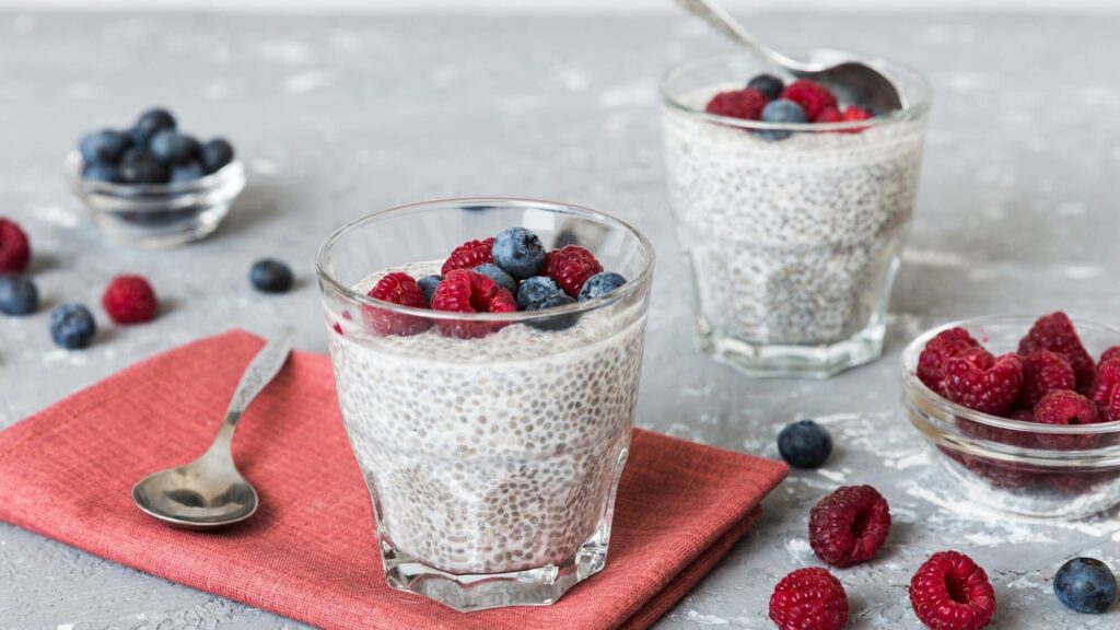 Sữa chua kefir hạt chia và quả mọng - BOH Kefir