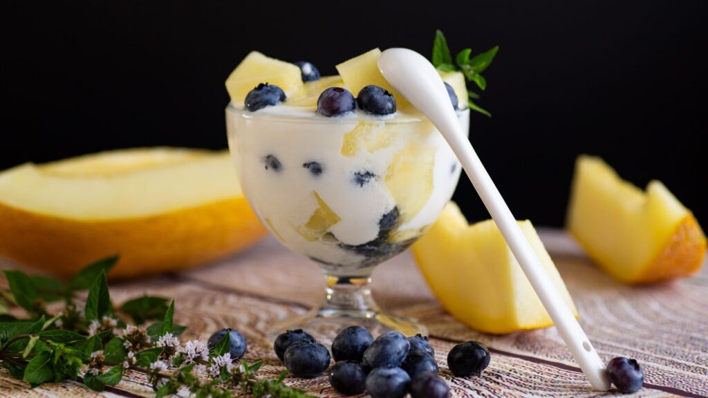 Sữa chua kefir nguyên chất kèm trái cây (1) - BOH Kefir
