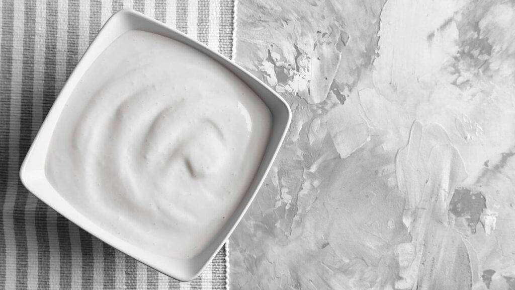 Sữa chua kefir nguyên chất trong bát (1) - BOH Kefir