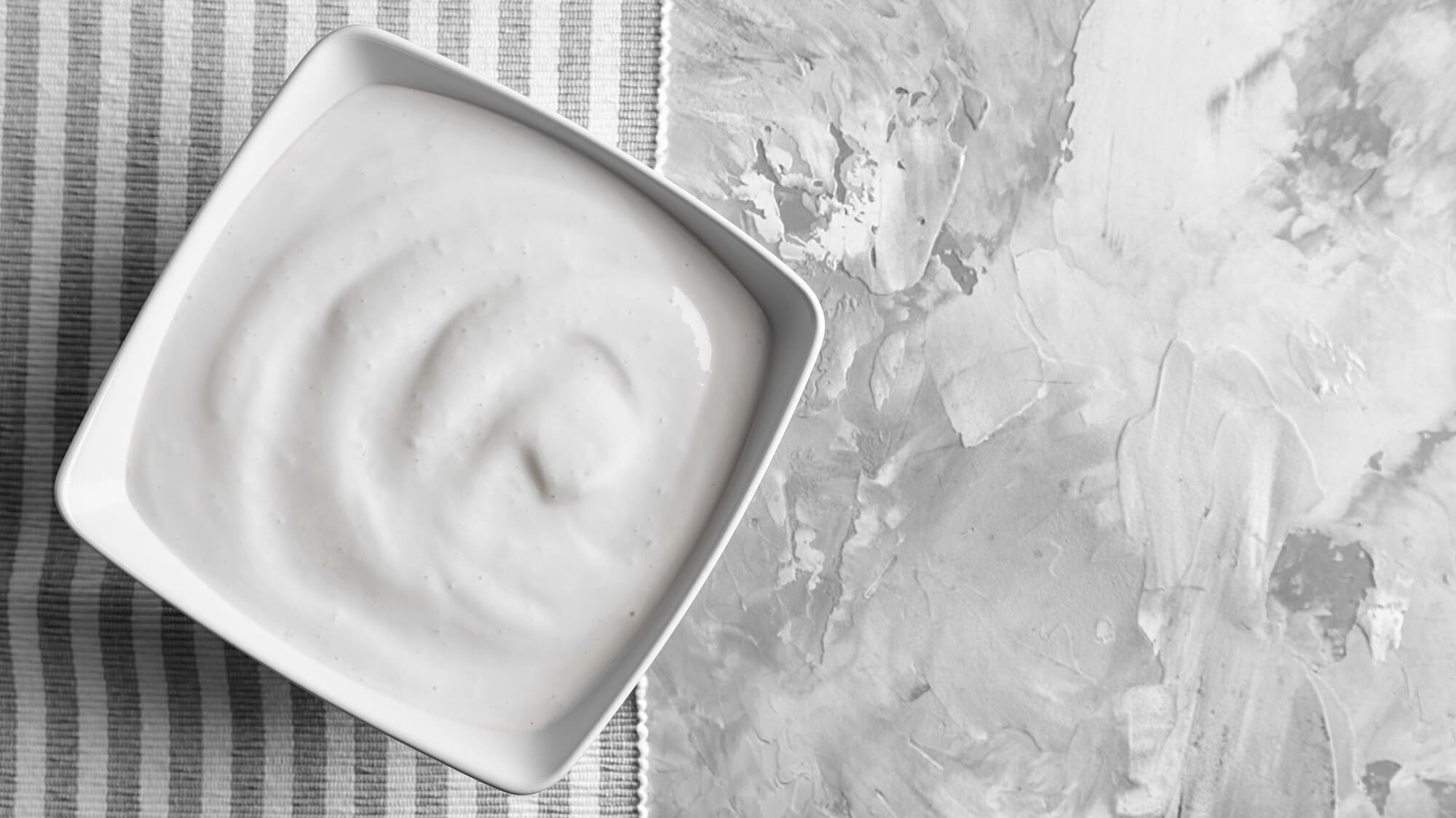 Sữa chua kefir nguyên chất trong bát (1) - BOH Kefir