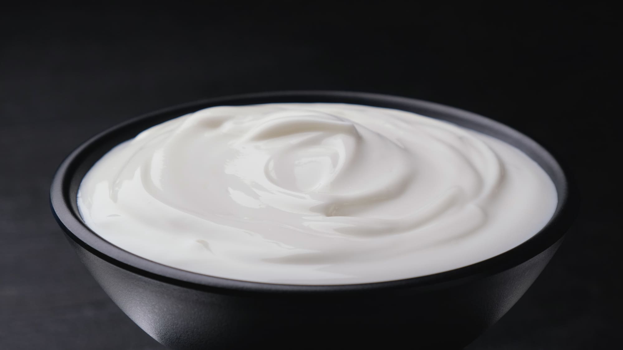 Sữa chua kefir nguyên chất trong bát (2) - BOH Kefir