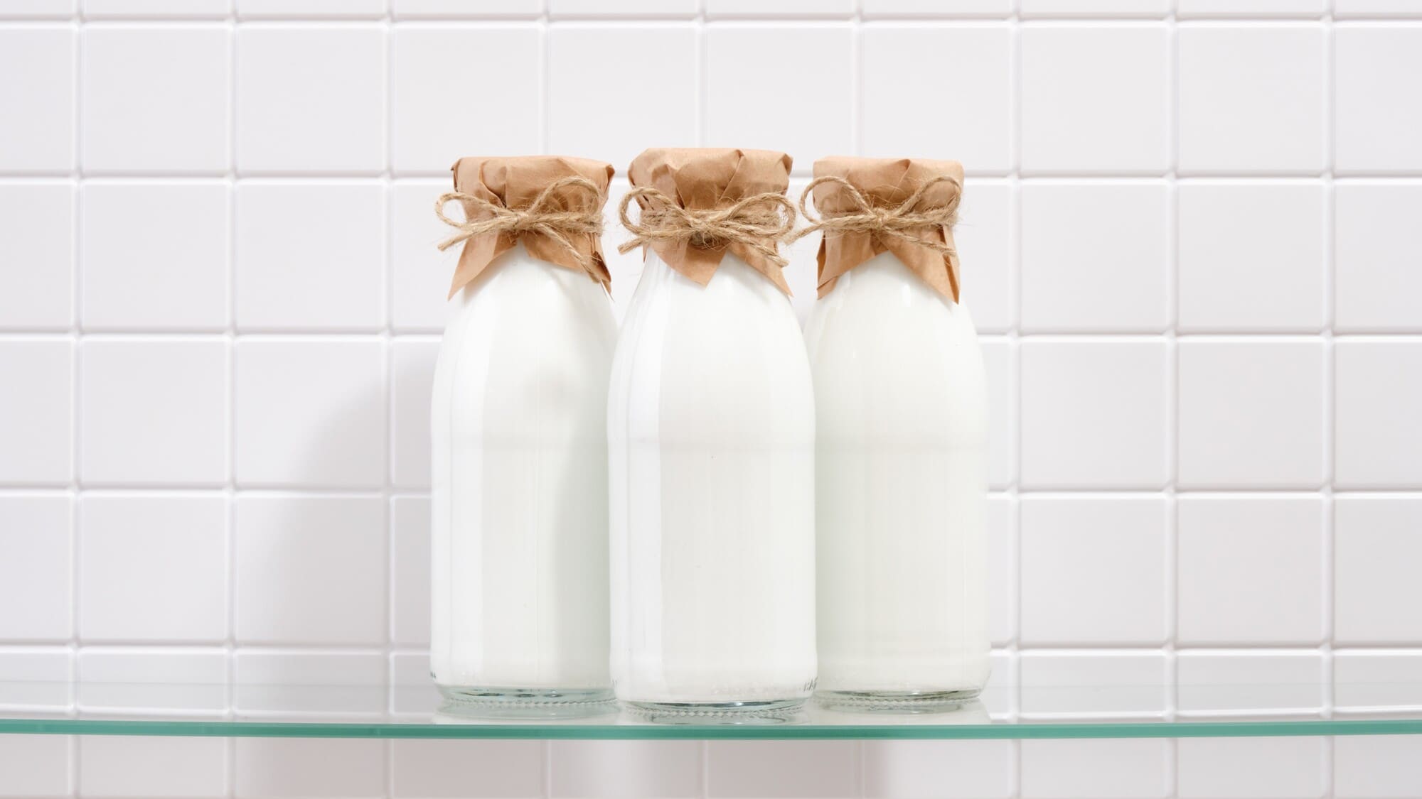 Sữa chua kefir nguyên chất trong chai thuỷ tinh - BOH Kefir