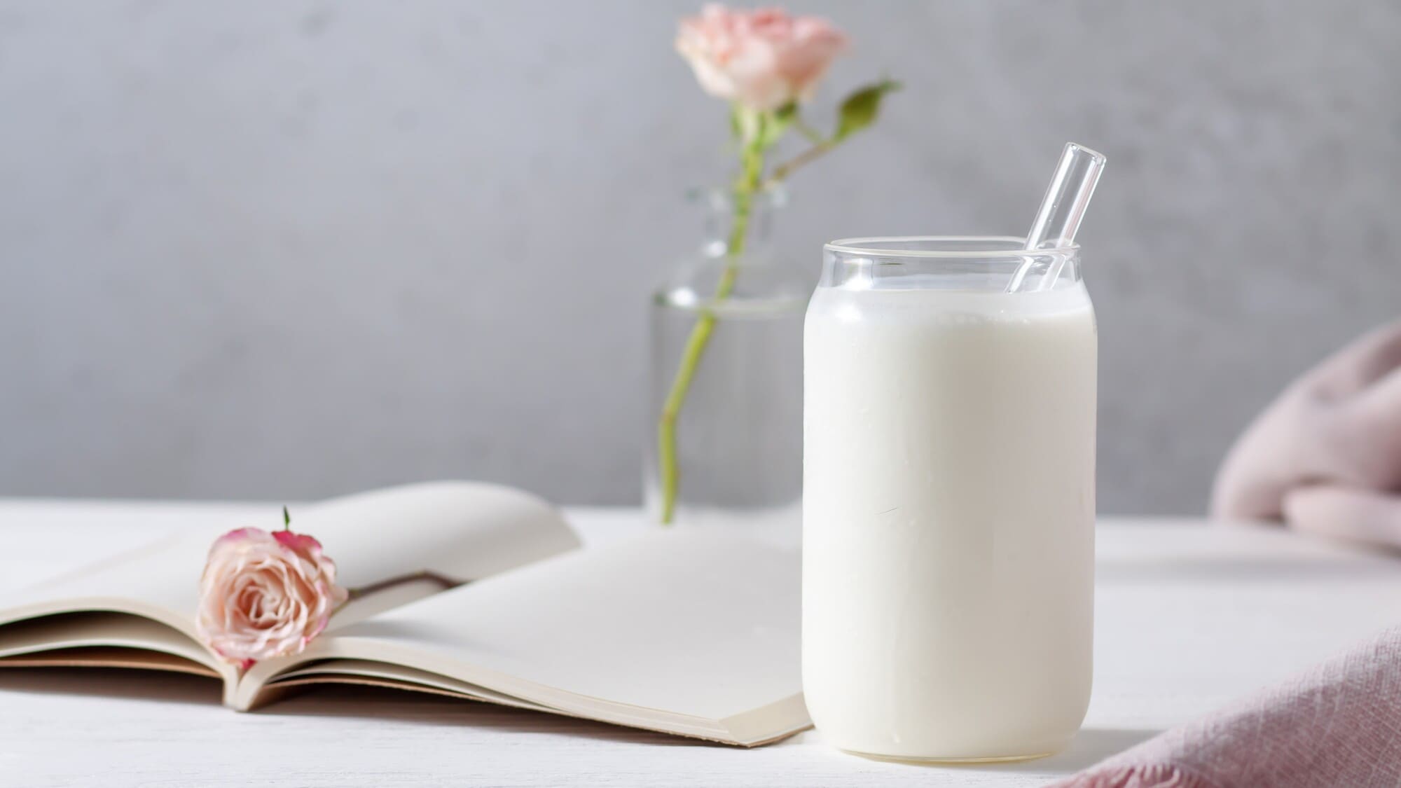 Sữa chua kefir nguyên chất trong ly thuỷ tinh (3) - BOH Kefir