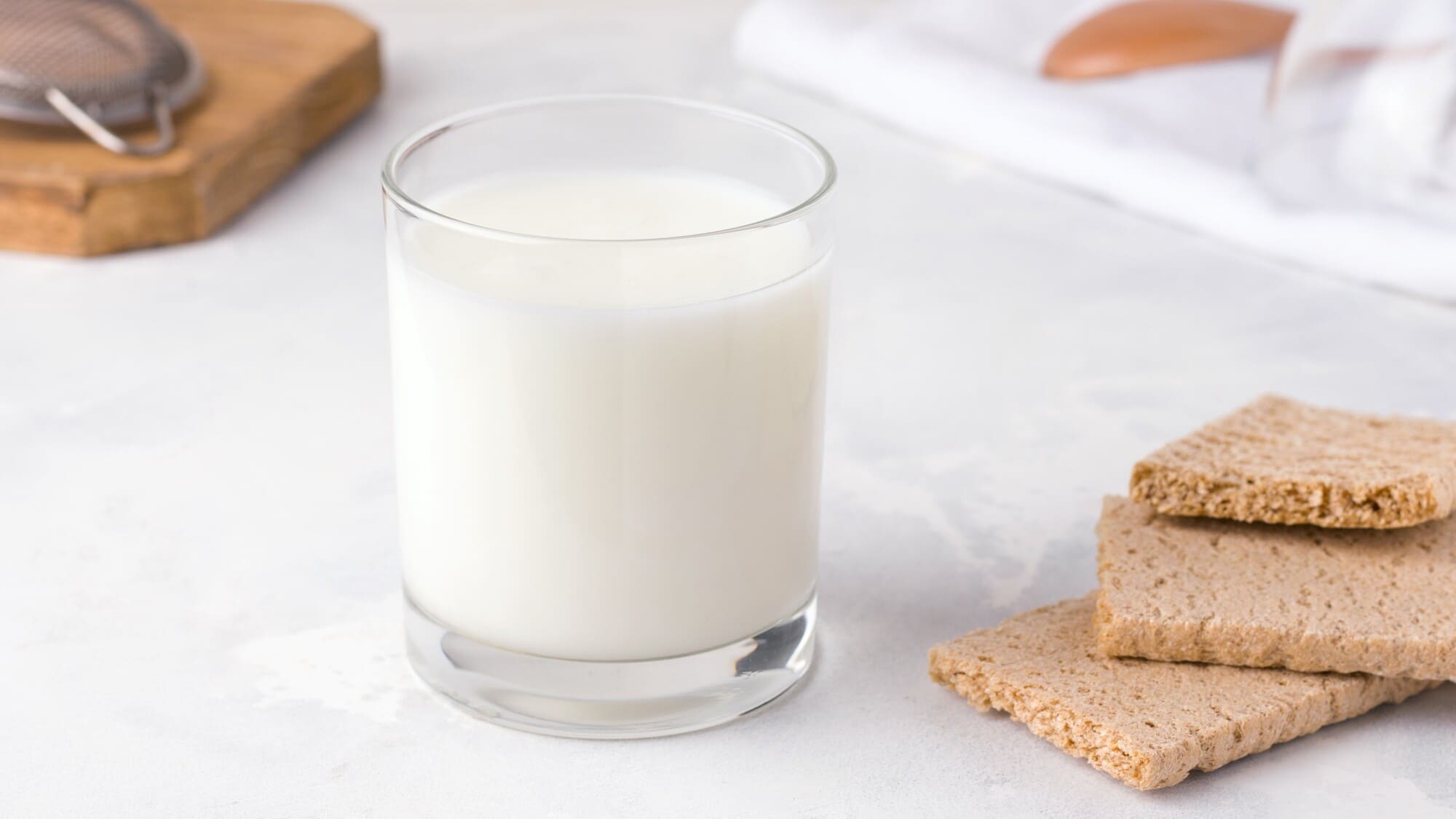 Sữa chua kefir nguyên chất trong ly thuỷ tinh (6) - BOH Kefir