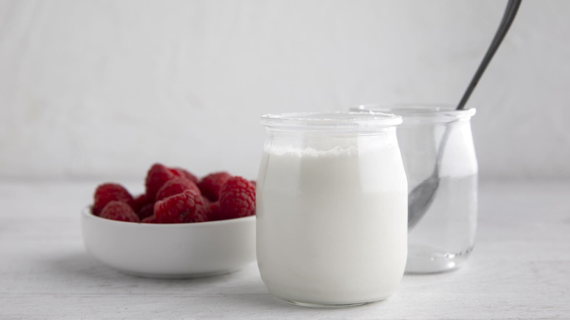 Sữa chua kefir nguyên chất và phúc bồn tử - BOH Kefir