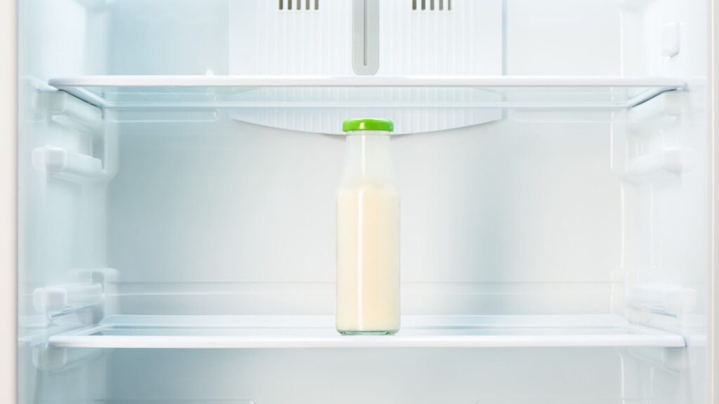 Sữa chua kefir trong ngăn mát tủ lạnh (5) - BOH Kefir