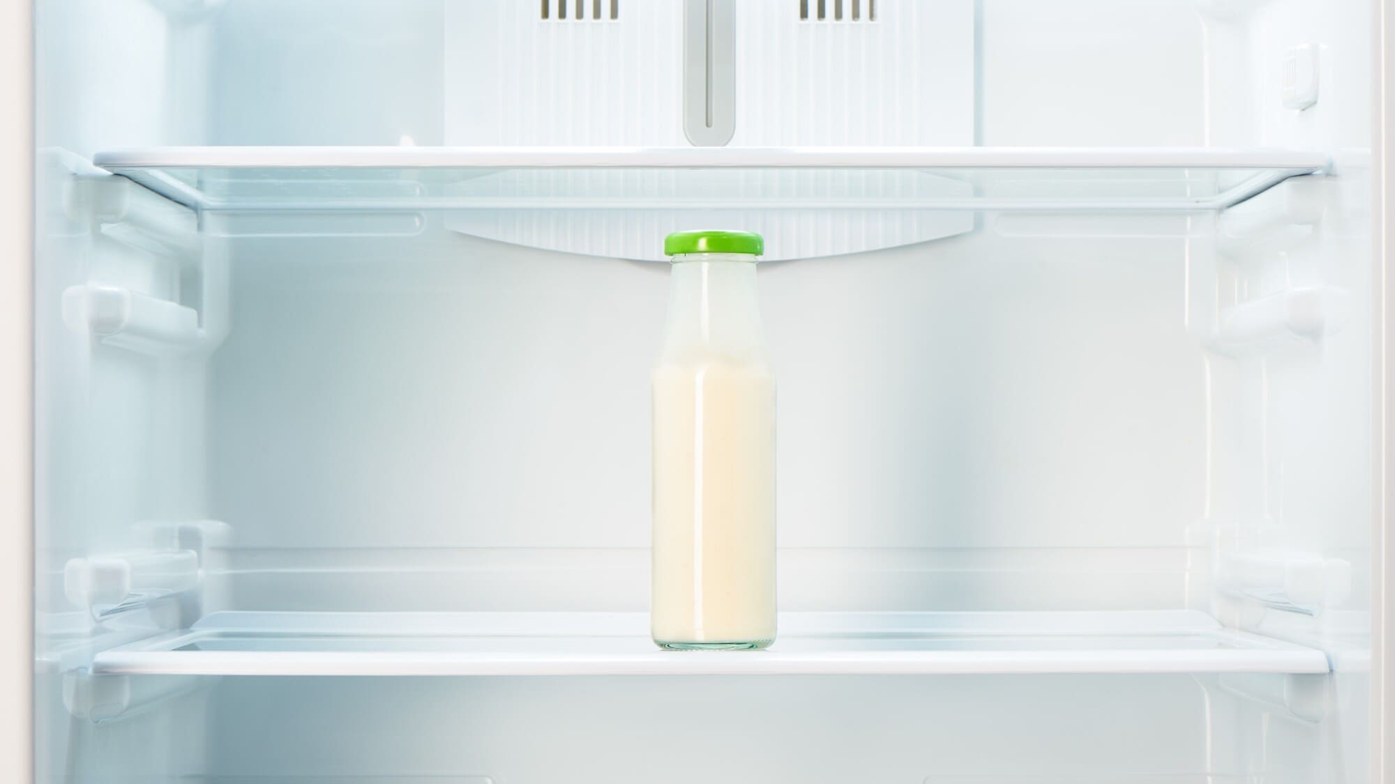 Sữa chua kefir trong ngăn mát tủ lạnh (5) - BOH Kefir