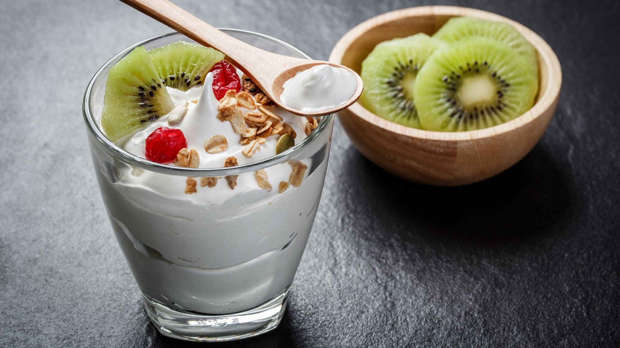 Sữa chua kefir với kiwi - BOH Kefir